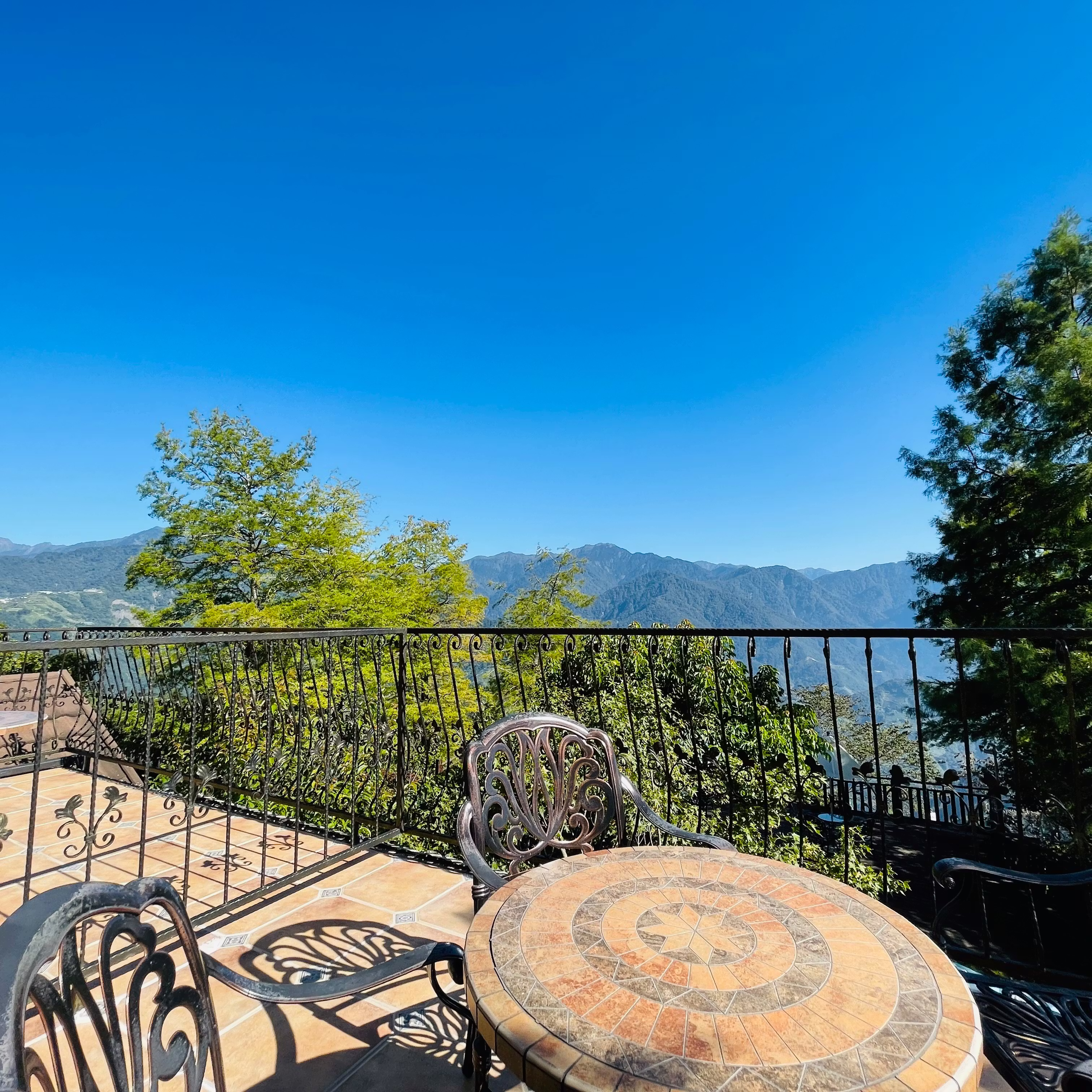 101 Mountain View Quad Room